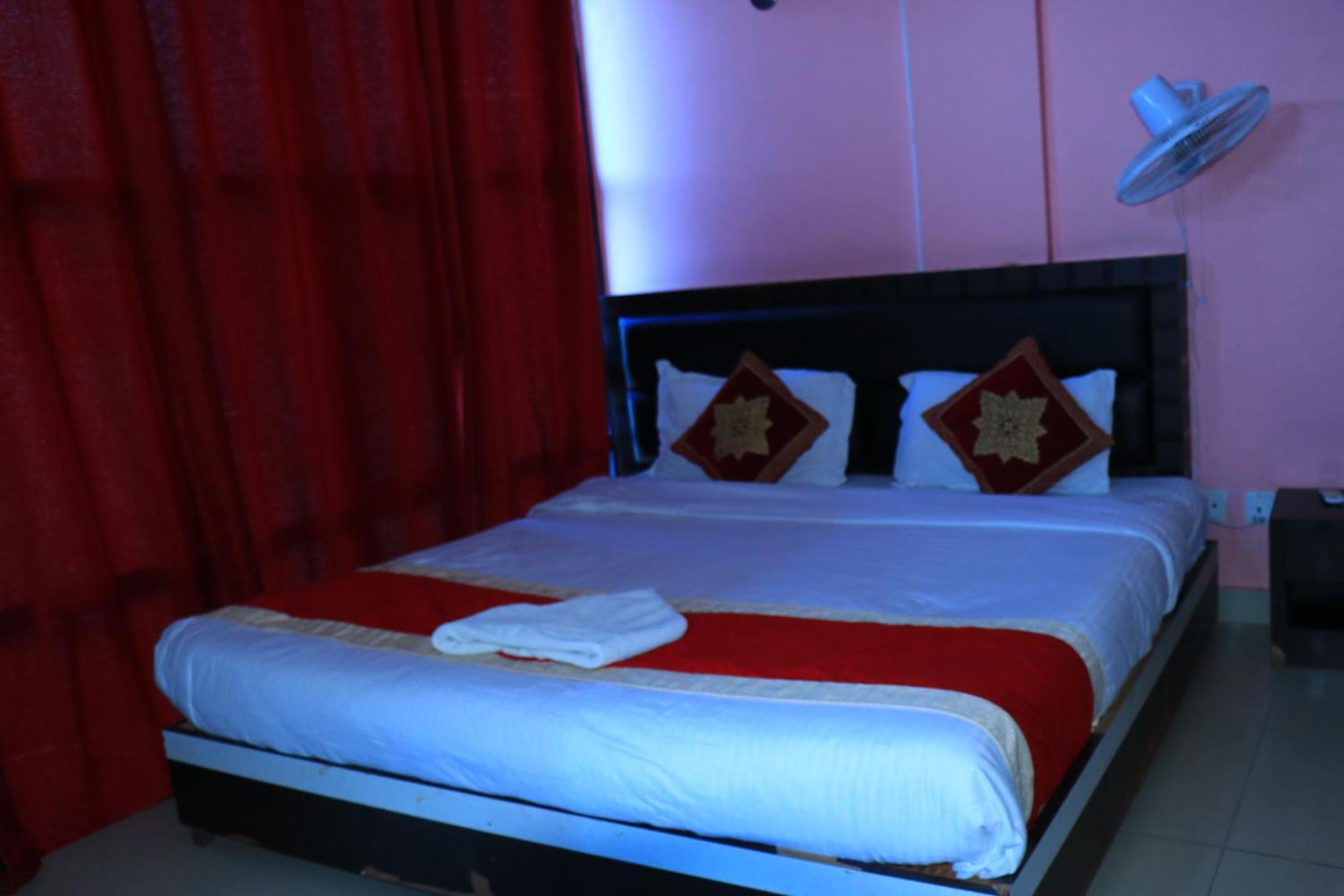 Hotel Megha Heritage Surkhet Ngoại thất bức ảnh